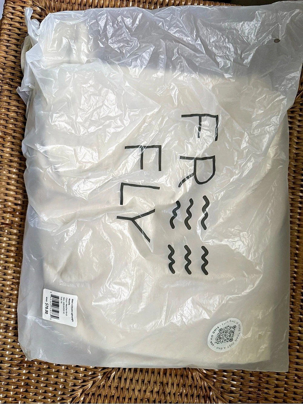 FREE FLY MENS elevate lightweight hoodie size M, white NWT